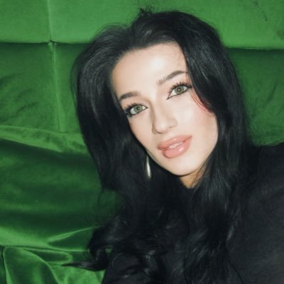 ZOEMFOSSE's profile picture. curious girl