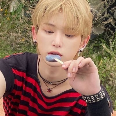 choiyvri's profile picture. CRAZY about #jitak | whc !! , unis, yena, &t and piwon ෆ.*･ﾟ🍉 witka nr 1 fan (⁎•ᴗ‹｡)- ̗̀ 𖤐 🍓