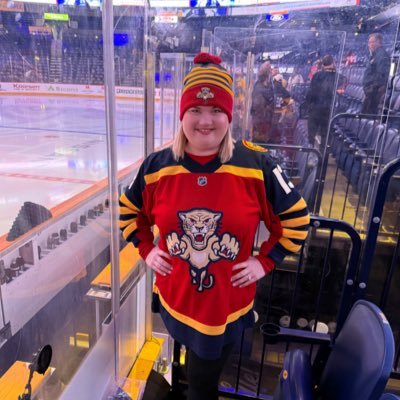 pantherlandliz's profile picture. i’m just a (fan) girl • Florida Panthers • Taylor Swift • 5SOS • 1D • Disney etc • #timetohunt 🐀