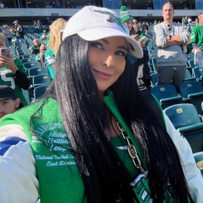 britttlifts's profile picture. millennial cat mom | temple alumni | marketing | lifting heavy things 🏋🏽‍♀️ | philly sports enjoyer | #flyeaglesfly | #ringthebell | @kalshisports