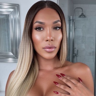 REALHANNADUNTRA's profile picture. 10 inches 🍆 can you handle that ?