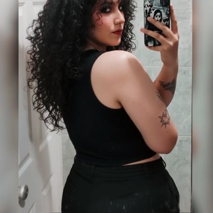 Born_Of_Vngnz's profile picture. Pro Piercer | Cello & Double Bass 🎻  •  Dark art & imperfect sketches 🖤
A7X 🦇🖤