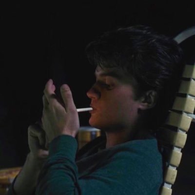 oliverhangout's profile picture. steve harrington irl 🦝 full time inconsistent & lazy artist