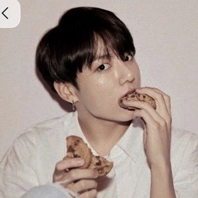 simytime's profile picture. 정국  - AR👩🏻‍💻