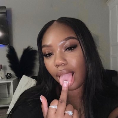 jessie_lis29965's profile picture. single mom💯 simple life😚