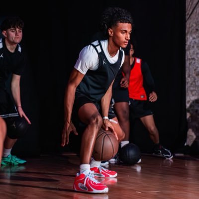 MSmithWalusimbi's profile picture. 6,0 PG 150 Lbs 17Y/O Email:smyles823@gmail.com                      DM Open📥