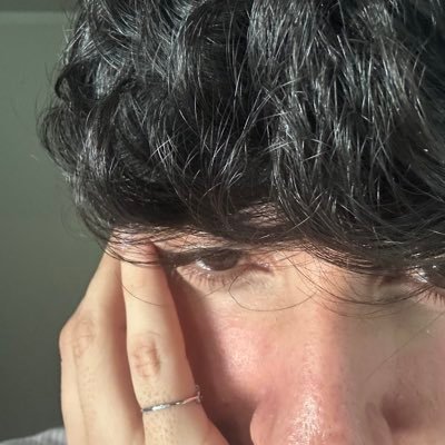 sunshineeternaw's profile picture. ariana fan