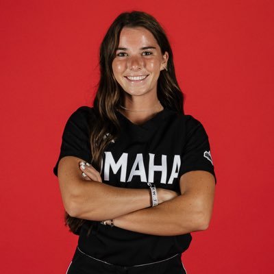 MaddiaG's profile picture. uno softball