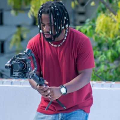 Jerryy2794's profile picture. 📸 𝐈 𝐬𝐡𝐨𝐨𝐭 𝐬𝐭𝐨𝐫𝐢𝐞𝐬 -- 𝐩𝐨𝐫𝐭𝐫𝐚𝐢𝐭𝐬, 𝐬𝐭𝐫𝐞𝐞𝐭𝐬 & 𝐜𝐨𝐥𝐨𝐫 𝐨𝐟 𝐓𝐡𝐞 𝐜𝐮𝐥𝐭𝐮𝐫𝐞 ✨☀️