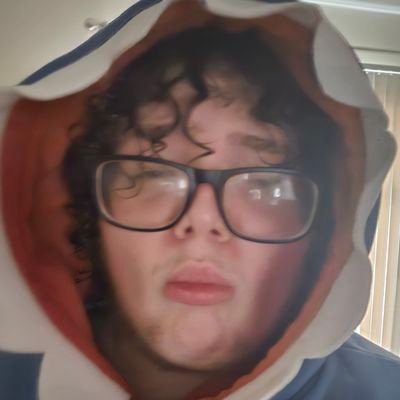 CarmineVSRG's profile picture. 15+, femboy, ex-ex-professional gamer, fat, single, :3.