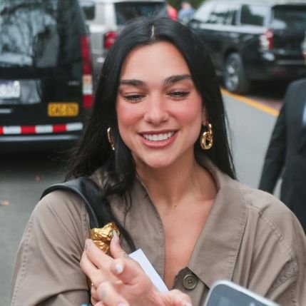 chanelsouI's profile picture. GL 1995. Daughter of the moon. Italian singer born under the cancer sun.
Mi preciosote 28.11 ❤️ 5.04 🤍 29.07 💍 Naim 6.01🩵•Dan,Lexie,Axel,Cece• fk/Rp account