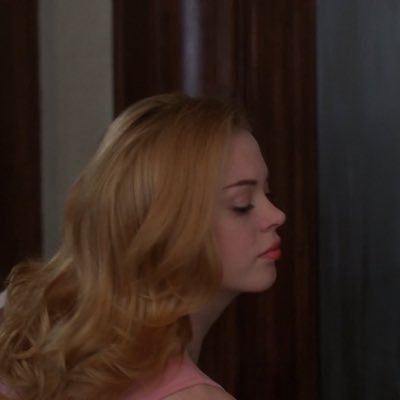 humorslueth's profile picture. “I’m a detective.”