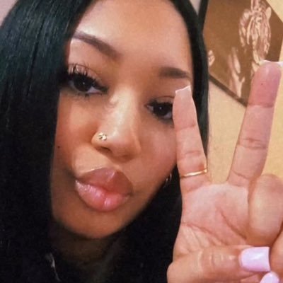 Finechanel9's profile picture. 