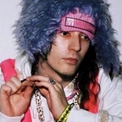 mkgeeeked's profile picture. u need to work in the mines not make twink music