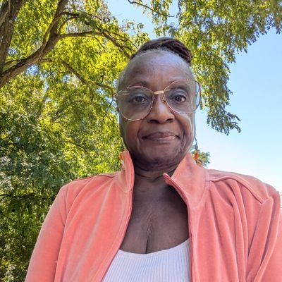 ElaineMall93337's profile picture. 