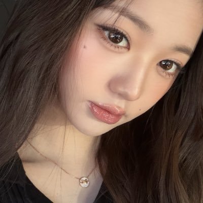 gonatdula's profile picture. Might be shy but actually shy-tan.