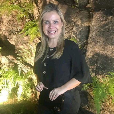 IreneRausa81663's profile picture. (\_/)
( •.• )
/🔗\