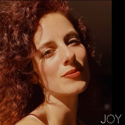 AlienHere2Love's profile picture. Living Mystery 🌹| Feminine Arts 💐| Muse of Medicine 🕊| Oracle of Christ 👑