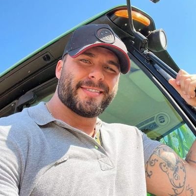 AlexMon75148770's profile picture. making new friends and just want to get to know more about things happening aroud the world