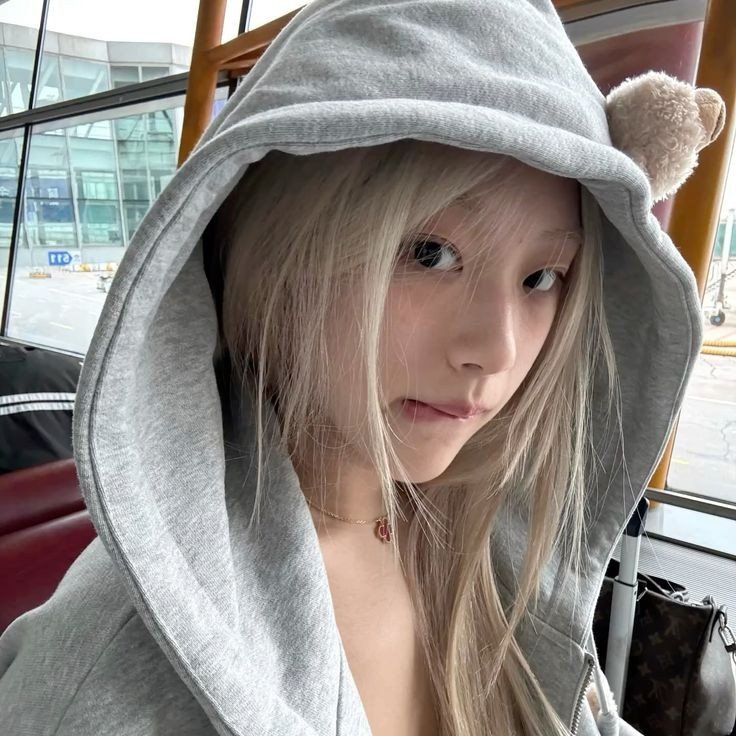 gunsnrosier's profile picture. 