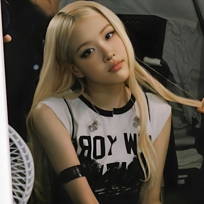 bawangmeera's profile picture. 