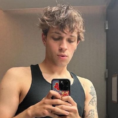 pwurrifyy's profile picture. 