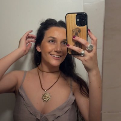 BeleBenitez2's profile picture. 