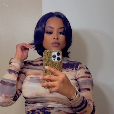 ebbplease's profile picture. • just passing time