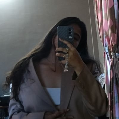 priyaaaaahhhhhh's profile picture. Too gayani too spread it !!
Tivra vichar !!