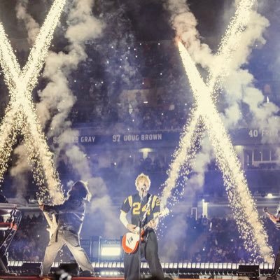 STARLIGHTKUROMI's profile picture. she/her 22