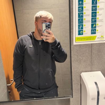 DiegoConstanzo's profile picture. 27 | Fundador de @0201oficial | Fútbol Chileno como forma de vida.