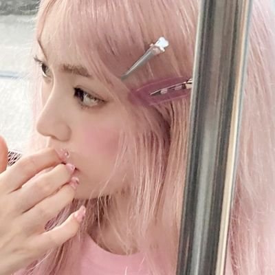 bugpolka's profile picture. with (tangerine) trees & marmalade skies ✢𑣿