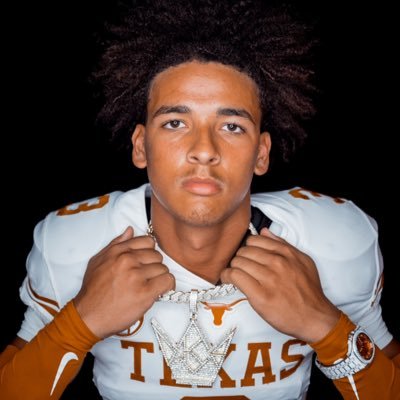 DiaBell3QB1's profile picture. 5⭐️ QB | 2025 @Elite11 MVP | @texasfootball commit 🤘🏽 | 2024 FL @gatorade POY | BIZ inquiries: diabell@teamwass.com | https://t.co/hpz938MnKZ