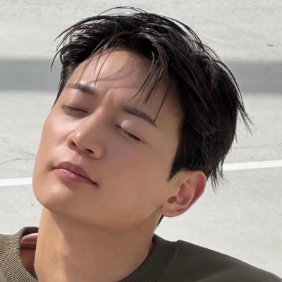 3Teacher1's profile picture. U.S. Shawol for 17 yrs; Adults Only; I could probably be your mom; SHINee is & always will be 5 ; Flamer 🔥 💎 I met Taemin and Onew in NYC!! Going to see Key.