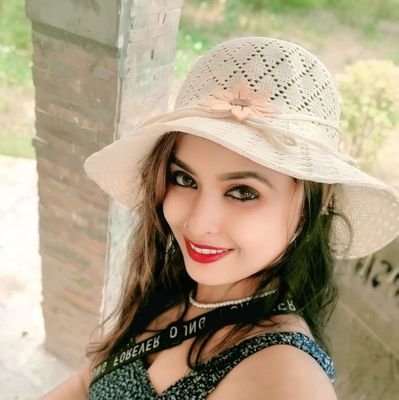 PriyaSingh17498's profile picture. 