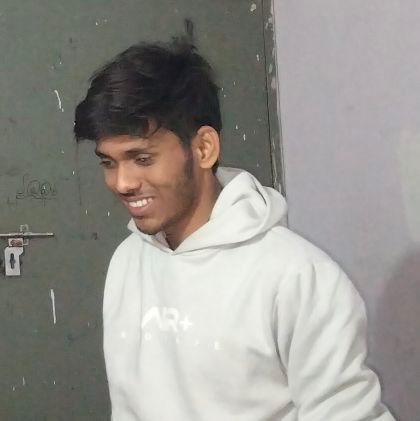 pranav_builds's profile picture. 19, building saas apps