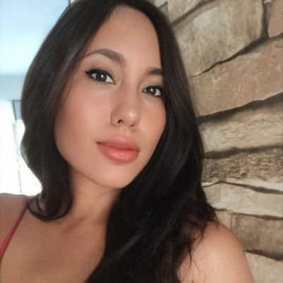 karivscoag's profile picture. Amo escribir. Amo el gym. Fotografíar. El mar. Sólo quiero ser feliz 🌺