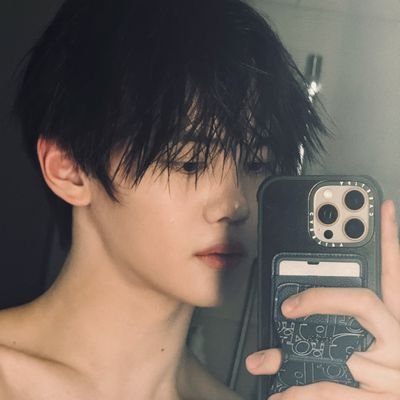 Gyuvian's profile picture. ZEROBREAKERS’ happiness-courier. (2004)