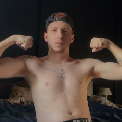 littlefiree01's profile picture. criador 🔞 Ig:01foguinho