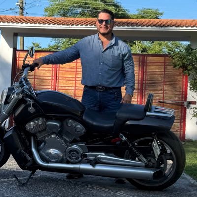 GranielMurillo's profile picture. Ingeniero Mecánico Eléctrico 
Mtro. en Ingeniería Petrolera 
Mtro. en Adm. de Empresas para Ejecutivos
Loco y Apasionado por las Motos
Frase: Firmes y Dignos