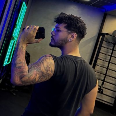 rodrigzi's profile picture. fofoqueiro e viciado em academia