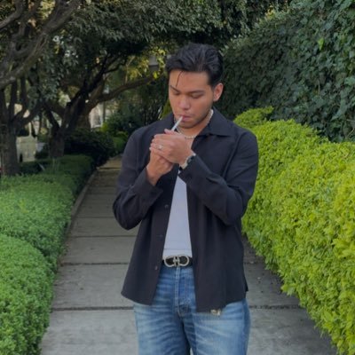 champagnebooy's profile picture. always upset