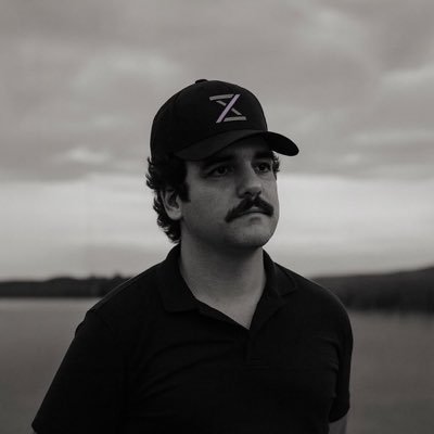 ayoub_netflix's profile picture. NQ trader 📈 | Crypto investor 💎 | Web developer 💻 | Turning data & code into moves, die with memories not dreams 🎗