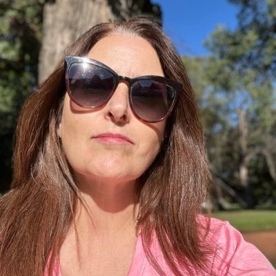 ClauLAmayor's profile picture. Pampeana en Baires 💚Amante de la Ciencia, Historia y Literatura💚🤘🎶💕 Si agredes➡️BLK silencioso