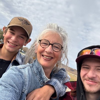 Dominiq7angels's profile picture. Daughter of Christ, mother, grandmother, lover of Truth, defender of family and true sacrificial love. I believe that motherhood is the "great female charism!"