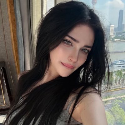 3rozl's profile picture. ًإنسانه ما يناسبها أحد.