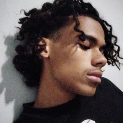 ontiontifezfri's profile picture. .