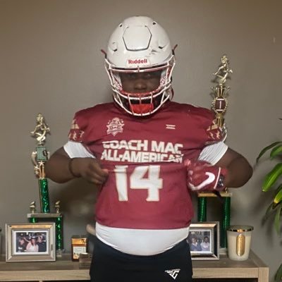 noway_997's profile picture. James Rickards high school || track/football || OG/OT/DT || 5’10/ 230lb || c/o 2029|| contact: 7544574113