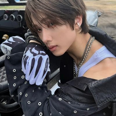 togegrayft's profile picture. bibi, less y y yo escuchando ariana y chase atlantic.
nct, aespa, katseye, red velvet, exo🎀 mahae, jensung, renmin, jihyuck, winrina, megarachae my pookies