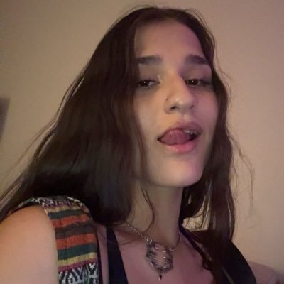 snniixx's profile picture. i just work here | aquarius sun pisces moon cancer rising 🌱🍄